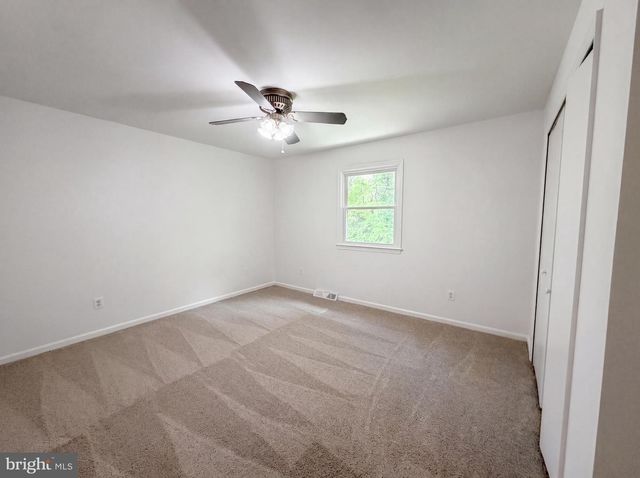 3211 FOX MILL RD, Oakton, VA 22124