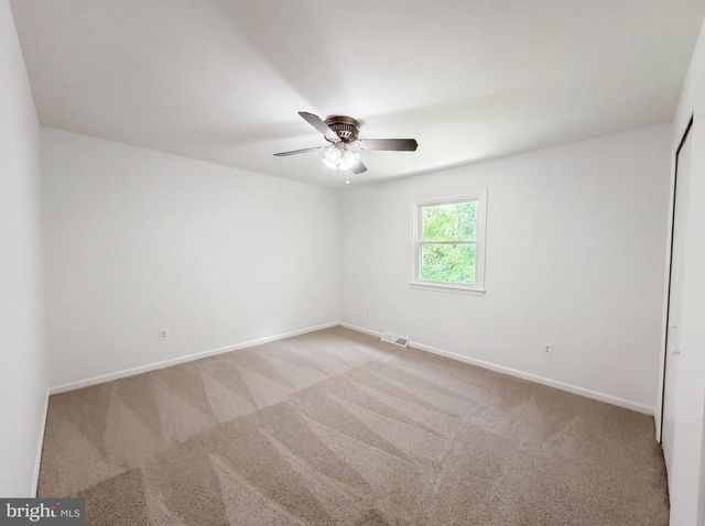 3211 FOX MILL RD, Oakton, VA 22124