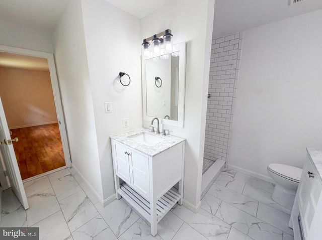 3211 FOX MILL RD, Oakton, VA 22124