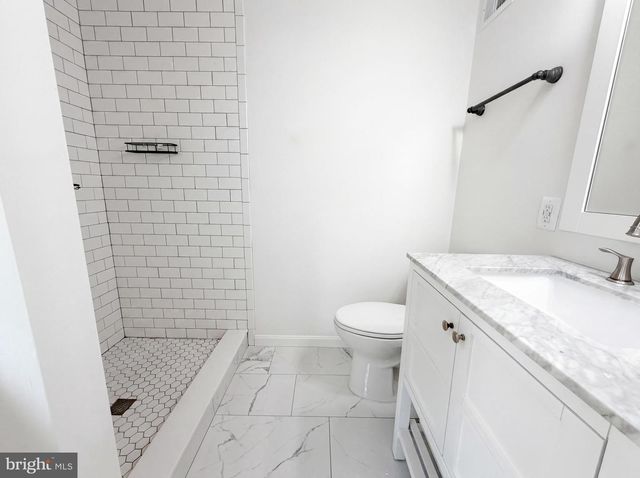 3211 FOX MILL RD, Oakton, VA 22124