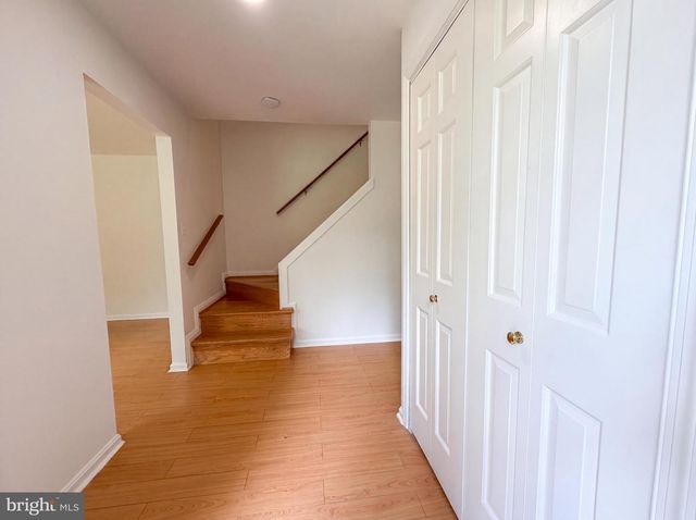 3211 FOX MILL RD, Oakton, VA 22124
