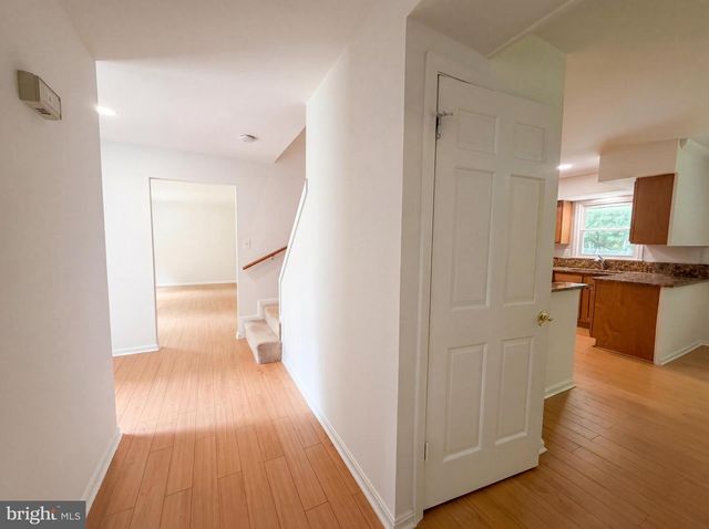 3211 FOX MILL RD, Oakton, VA 22124