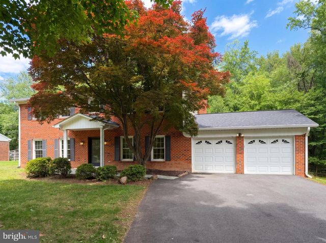 3211 FOX MILL RD, Oakton, VA 22124