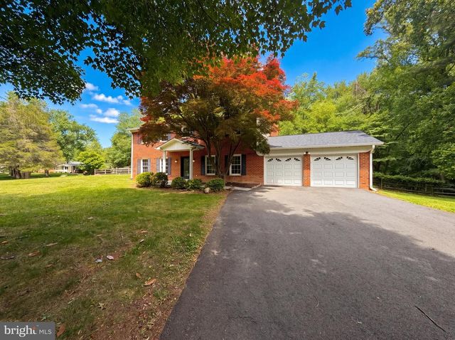 3211 FOX MILL RD, Oakton, VA 22124