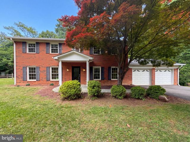 3211 FOX MILL RD, Oakton, VA 22124