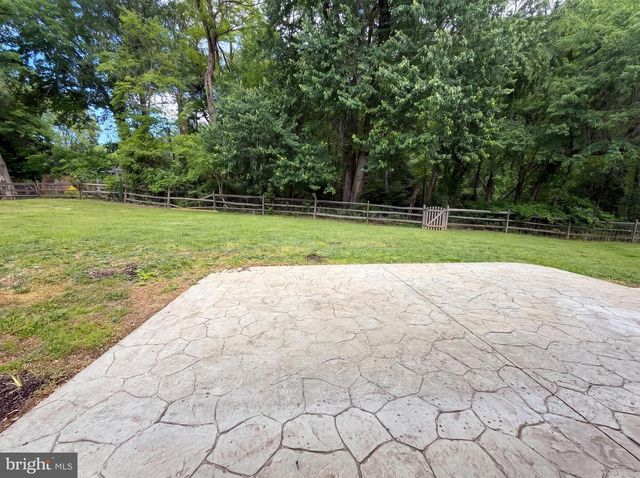 3211 FOX MILL RD, Oakton, VA 22124