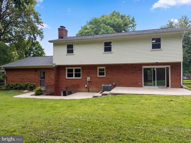 3211 FOX MILL RD, Oakton, VA 22124