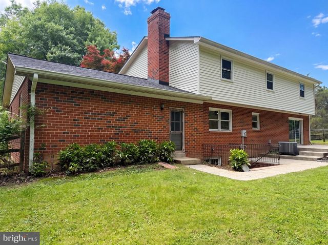 3211 FOX MILL RD, Oakton, VA 22124