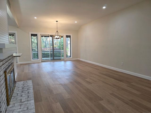 876 Heritage Village A, Southbury, CT 06488