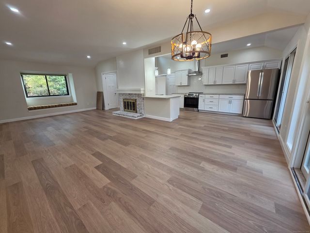 876 Heritage Village A, Southbury, CT 06488