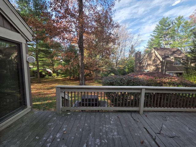 876 Heritage Village A, Southbury, CT 06488