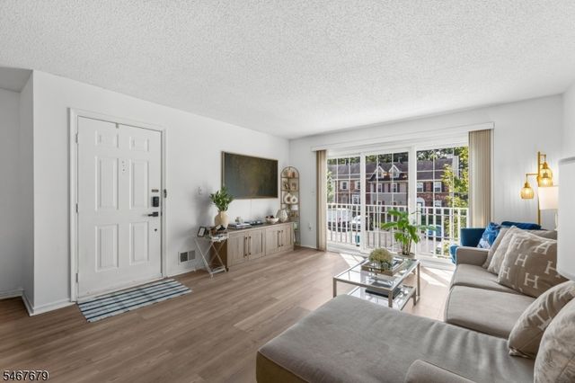 1009 Breckenridge Dr, Branchburg Twp., NJ 08876