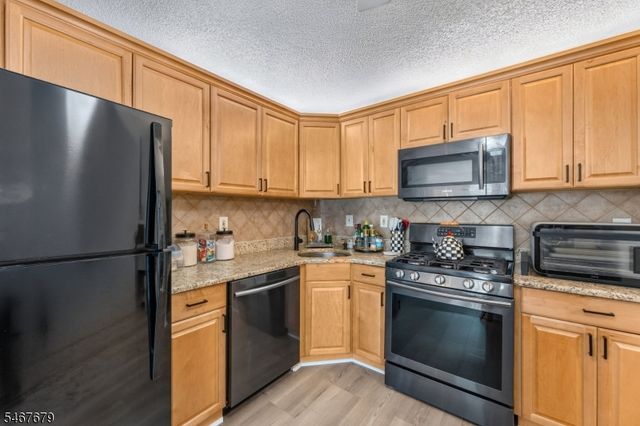 1009 Breckenridge Dr, Branchburg Twp., NJ 08876
