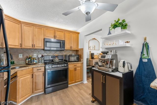 1009 Breckenridge Dr, Branchburg Twp., NJ 08876