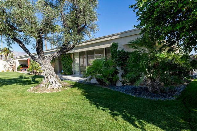 318 Desert Lakes Drive, Palm Springs, CA 92264