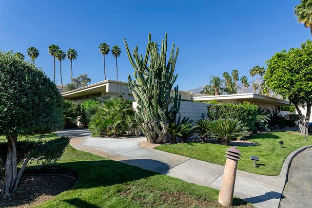 318 Desert Lakes Drive, Palm Springs, CA 92264