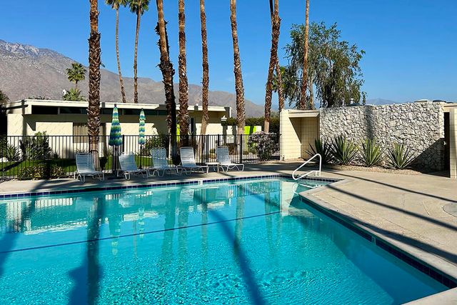 318 Desert Lakes Drive, Palm Springs, CA 92264