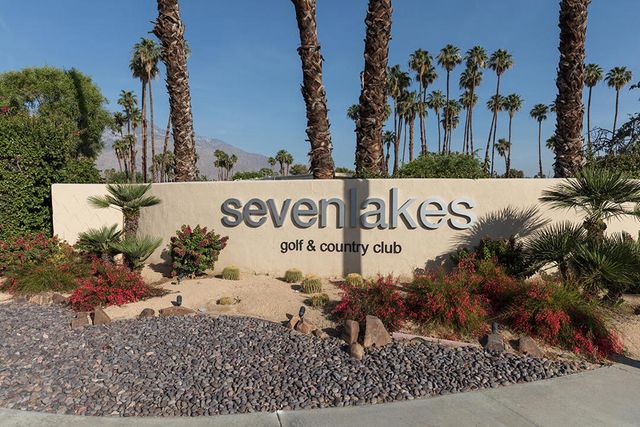 318 Desert Lakes Drive, Palm Springs, CA 92264