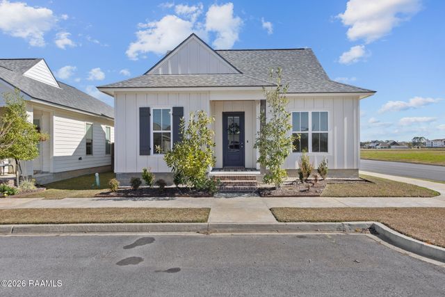 100 Sandstone Avenue, Scott, LA 70583