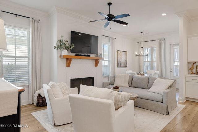 100 Sandstone Avenue, Scott, LA 70583