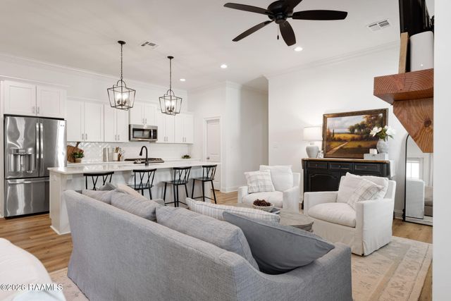 100 Sandstone Avenue, Scott, LA 70583