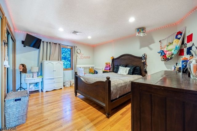 141 Burton Ave, Hasbrouck Heights Boro, NJ 07604