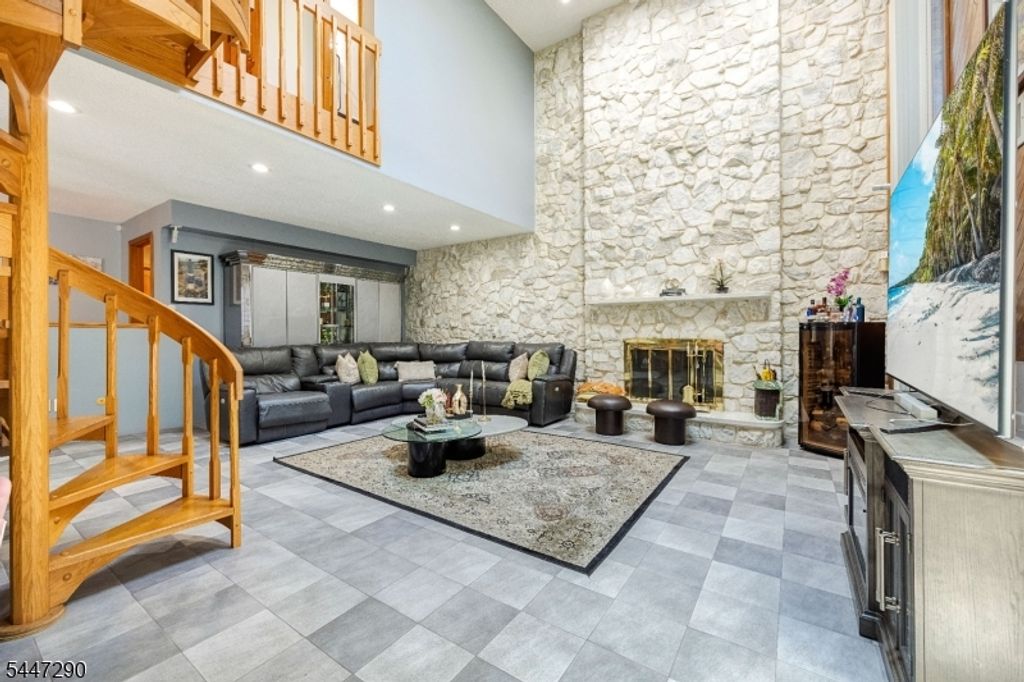 141 Burton Ave, Hasbrouck Heights Boro, NJ 07604 — photo 4