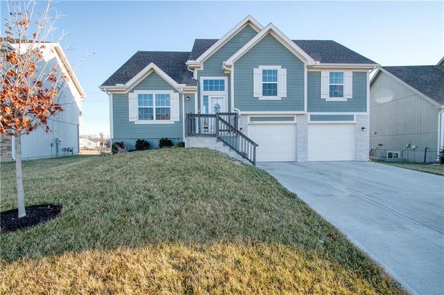 715 Shane Lane, Belton, MO 64012