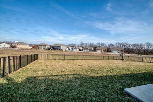 715 Shane Lane, Belton, MO 64012