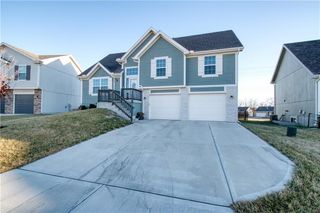 715 Shane Lane, Belton, MO 64012
