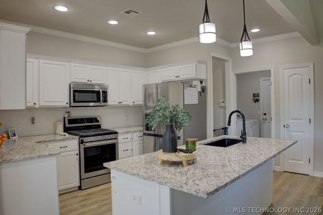 12808 E 69th Street North, Owasso, OK 74055