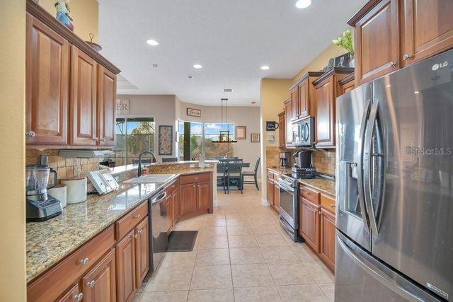 353 HAMMOCK OAK CIRCLE, Debary, FL 32713