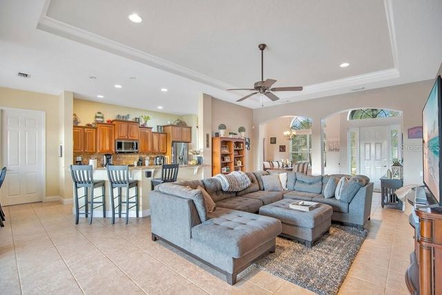 353 HAMMOCK OAK CIRCLE, Debary, FL 32713