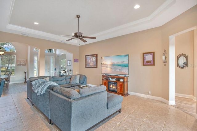 353 HAMMOCK OAK CIRCLE, Debary, FL 32713
