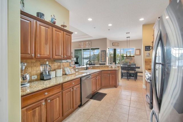 353 HAMMOCK OAK CIRCLE, Debary, FL 32713