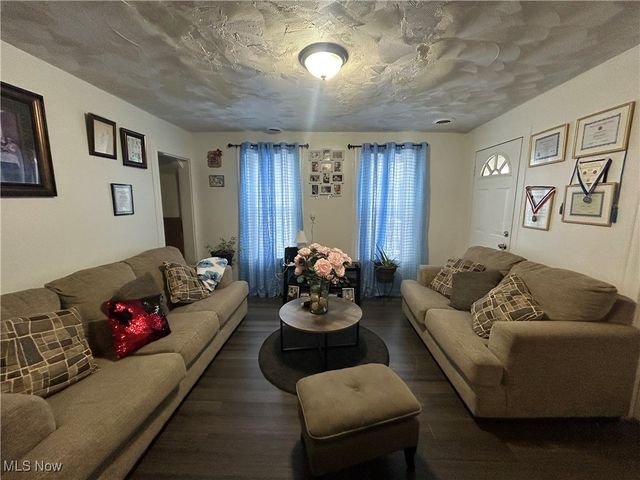 2710 Althen Avenue, Cleveland, OH 44109