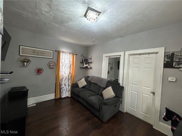 2710 Althen Avenue, Cleveland, OH 44109