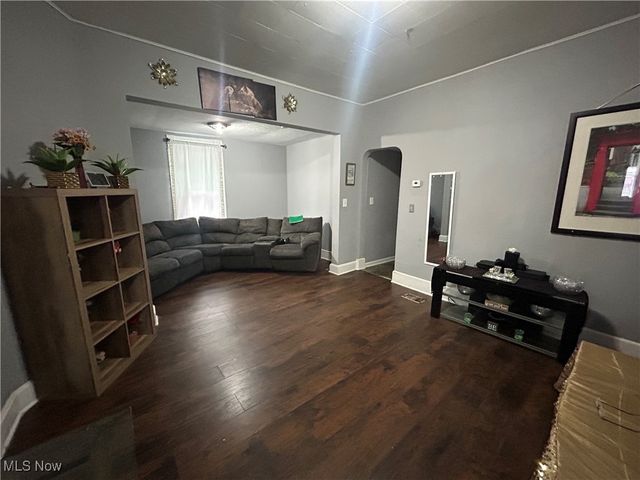 2710 Althen Avenue, Cleveland, OH 44109