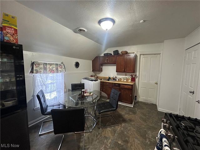 2710 Althen Avenue, Cleveland, OH 44109