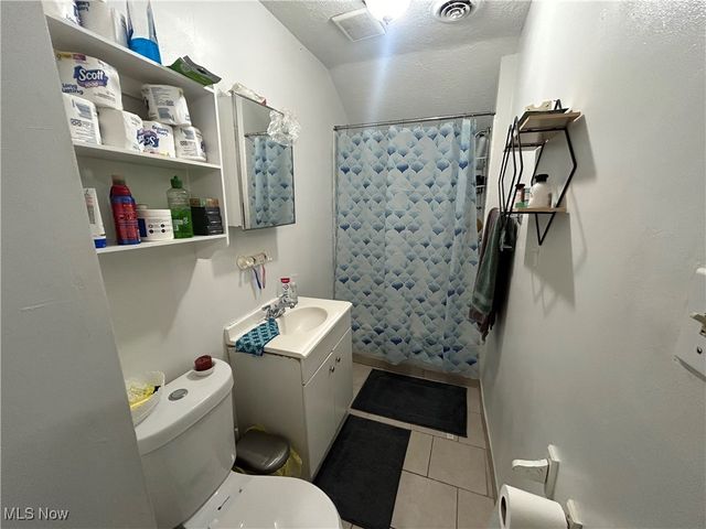 2710 Althen Avenue, Cleveland, OH 44109