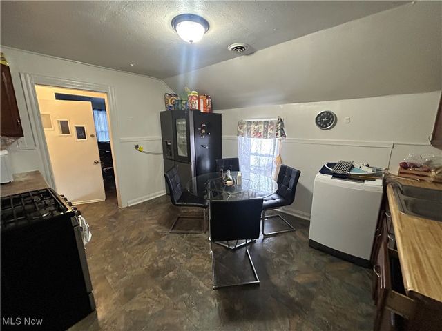 2710 Althen Avenue, Cleveland, OH 44109