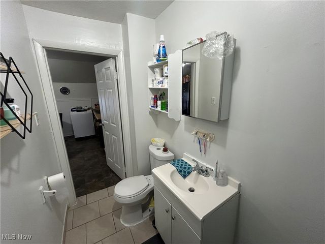 2710 Althen Avenue, Cleveland, OH 44109