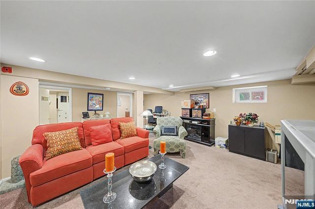 287 Madison Avenue, New Milford, NJ 07646