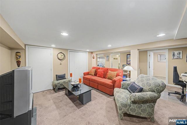 287 Madison Avenue, New Milford, NJ 07646