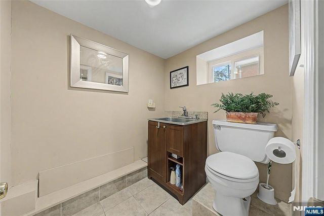 287 Madison Avenue, New Milford, NJ 07646
