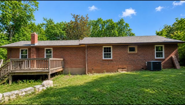 110 Cherry St, Centerville, TN 37033