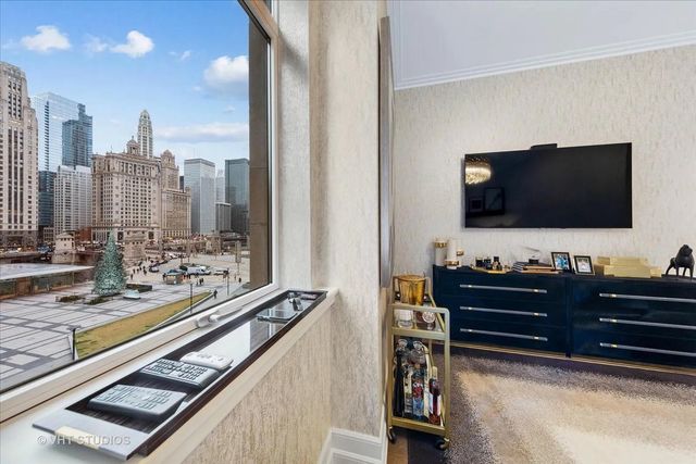 435 N Michigan Avenue 401, Chicago, IL 60611