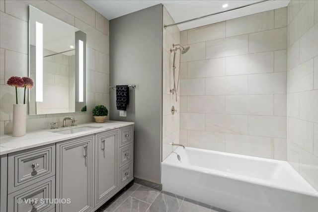 435 N Michigan Avenue 401, Chicago, IL 60611