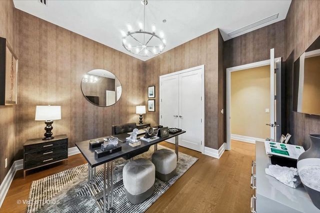 435 N Michigan Avenue 401, Chicago, IL 60611
