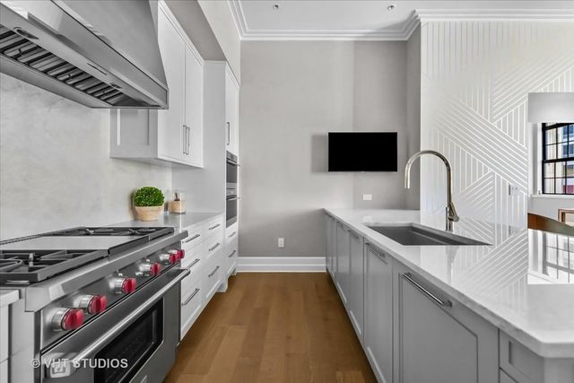 435 N Michigan Avenue 401, Chicago, IL 60611